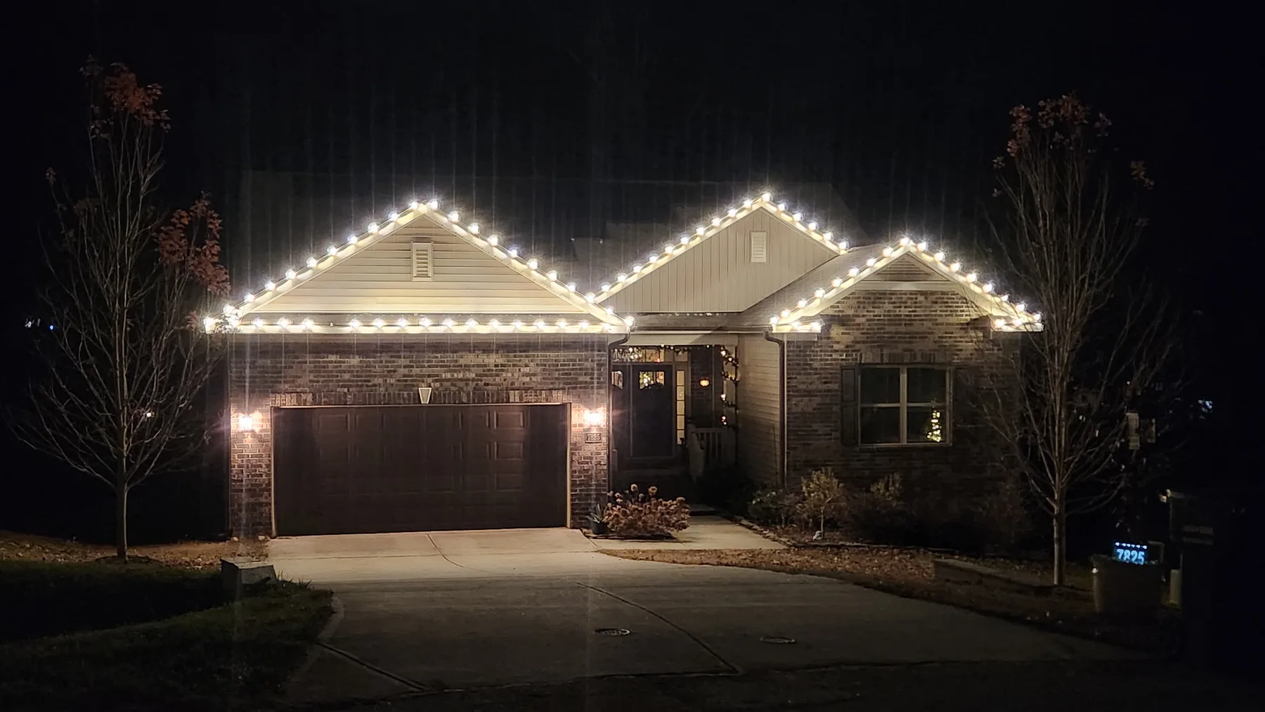Roofline lighting on a Clayton home.